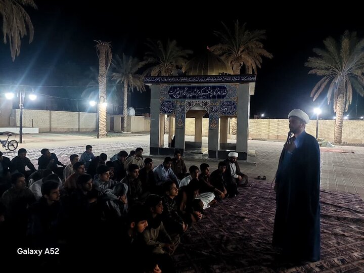 برگزاری آیین شبی با شهدا درباره برکات ماه رمضان در شهرستان جازموریان