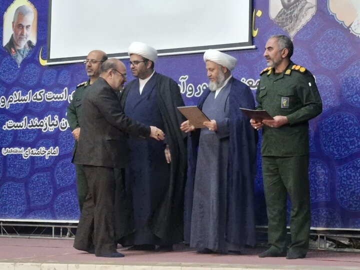 تصاویر/ معرفی موفق ترین رده های بسیج در جشنواره مالک اشتر بسیج در آران وبیدگل