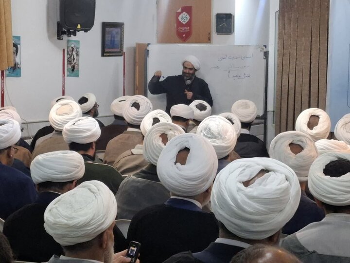 تصاویر/ گردهمایی روحانیون ؛ مبلغین و مبلغات و ائمه جماعات آران و بیدگل