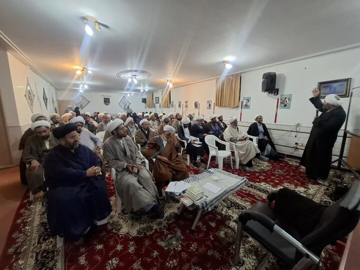 تصاویر/ گردهمایی روحانیون ؛ مبلغین و مبلغات و ائمه جماعات آران و بیدگل