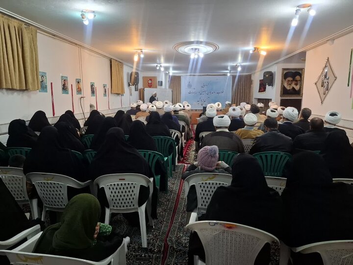 تصاویر/ گردهمایی روحانیون ؛ مبلغین و مبلغات و ائمه جماعات آران و بیدگل