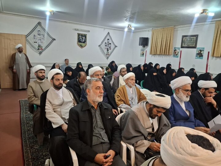 تصاویر/ گردهمایی روحانیون ؛ مبلغین و مبلغات و ائمه جماعات آران و بیدگل