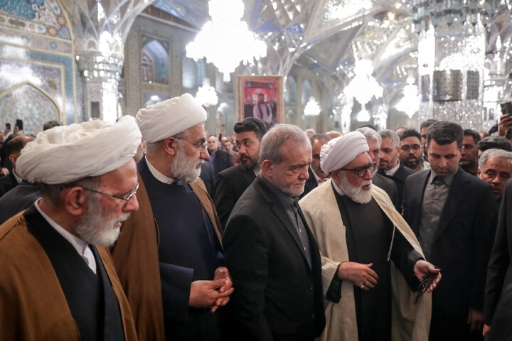 تصاویر/ بزرگداشت شهدای جنایات تروریستی آمریکایی - صهیونی در حرم مطهر رضوی