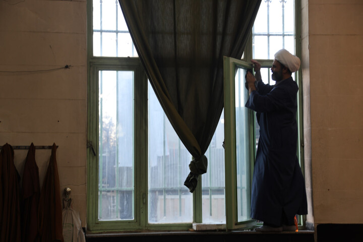 تصاویر / آیین غبار روبی مساجد با حضور نماینده ولی فقیه در استان همدان