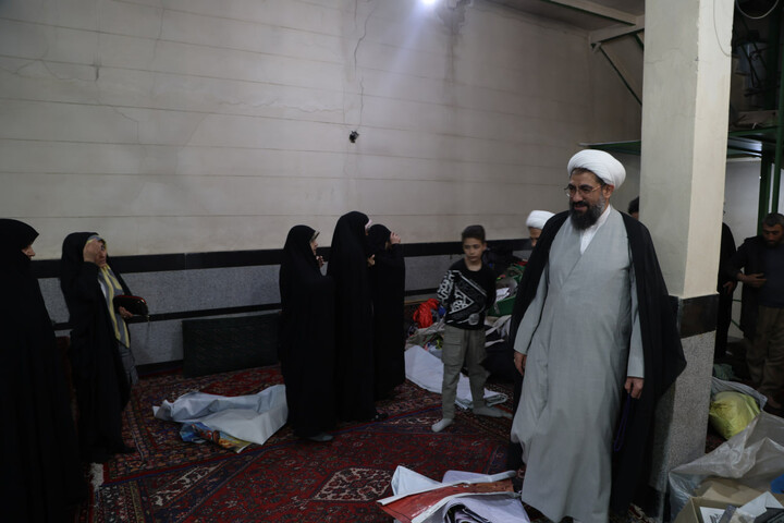 تصاویر / آیین غبار روبی مساجد با حضور نماینده ولی فقیه در استان همدان