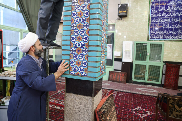 تصاویر / آیین غبار روبی مساجد با حضور نماینده ولی فقیه در استان همدان