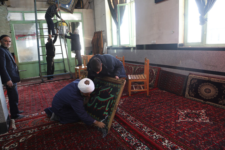 تصاویر / آیین غبار روبی مساجد با حضور نماینده ولی فقیه در استان همدان