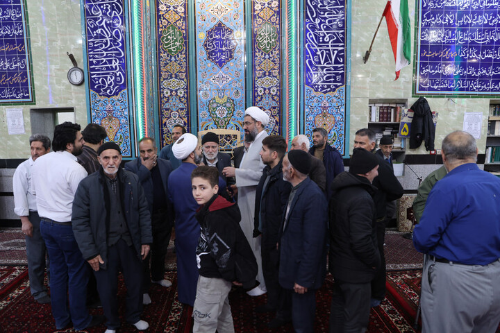 تصاویر / آیین غبار روبی مساجد با حضور نماینده ولی فقیه در استان همدان