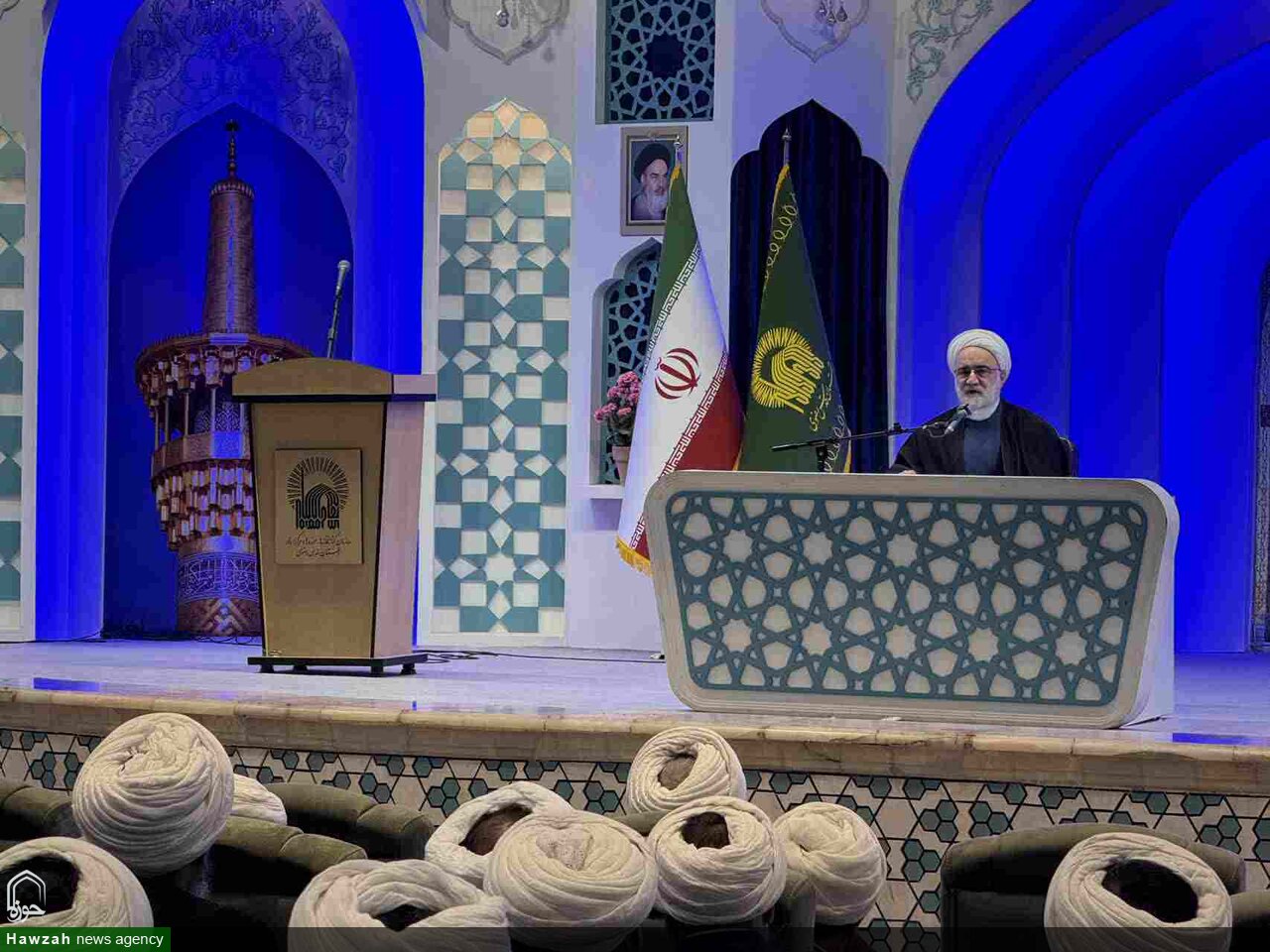 هر قرائتی از دین که وحدت و مرجعیت را تضعیف کند، خطرآفرین است