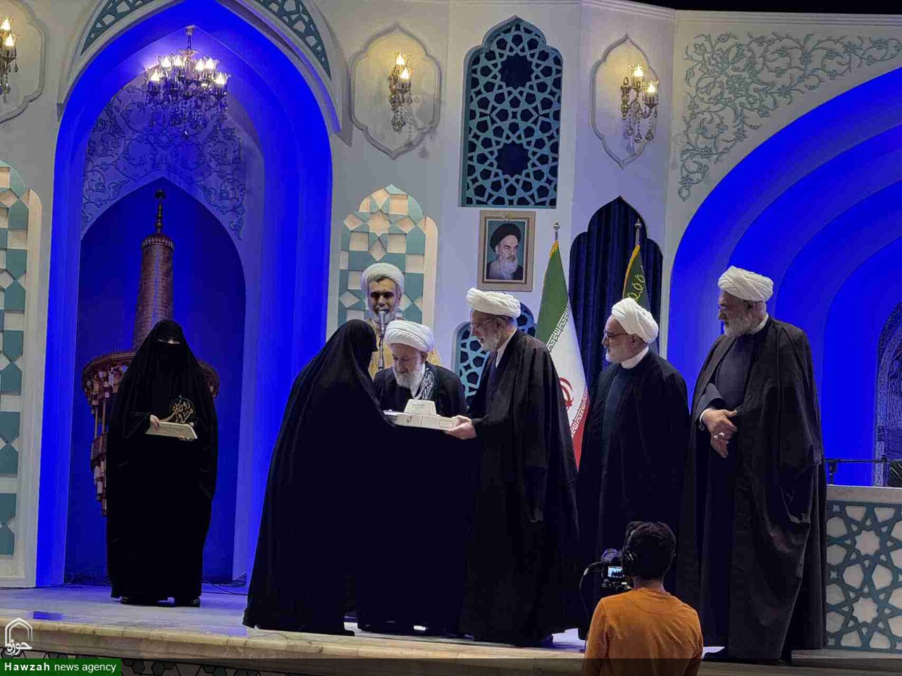 اعطای «نشان ملی روح‌الله» به شهیدان آیت‌الله رئیسی و سیدحسن نصرالله