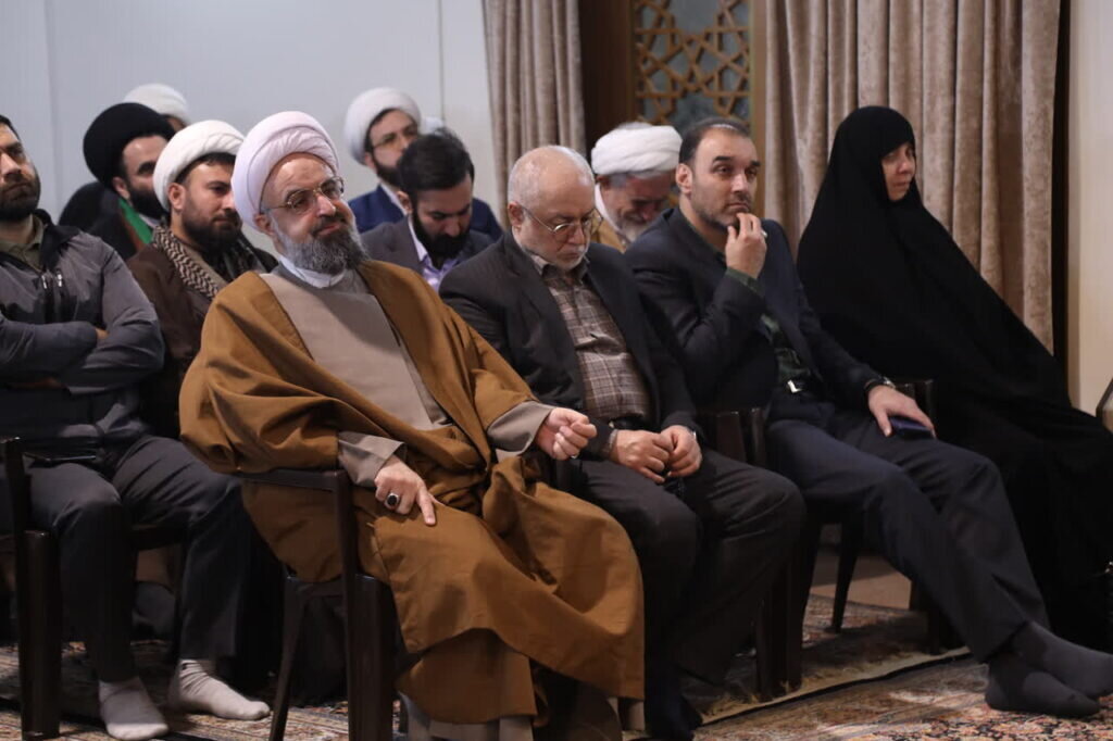 حفظ وحدت، از مهم‌ترین معروف‌ها است