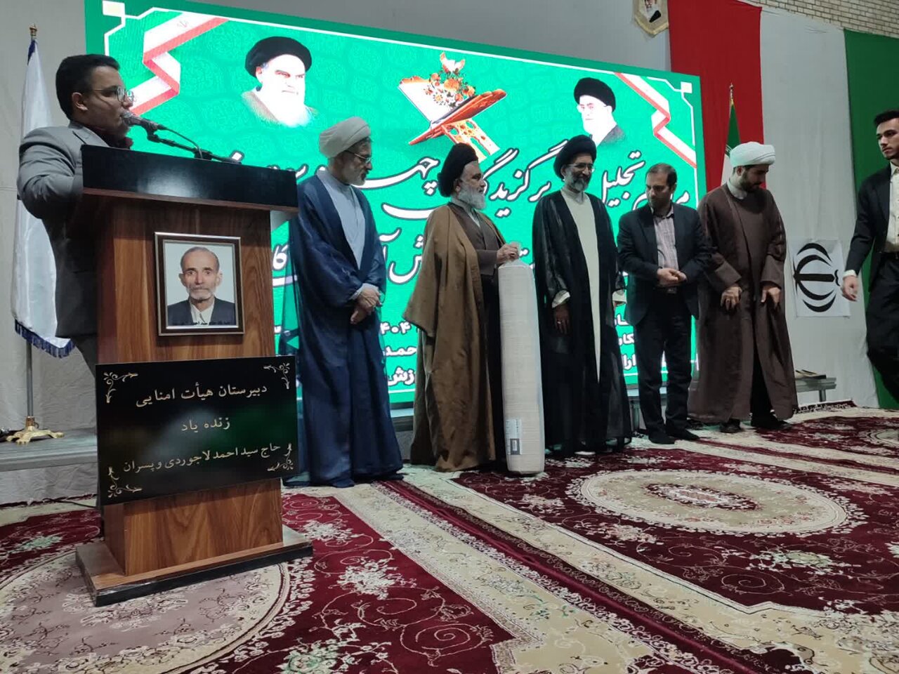 اجلاسیه نماز جامعه کار و تولید کاشان برگزار شد+تصاویر