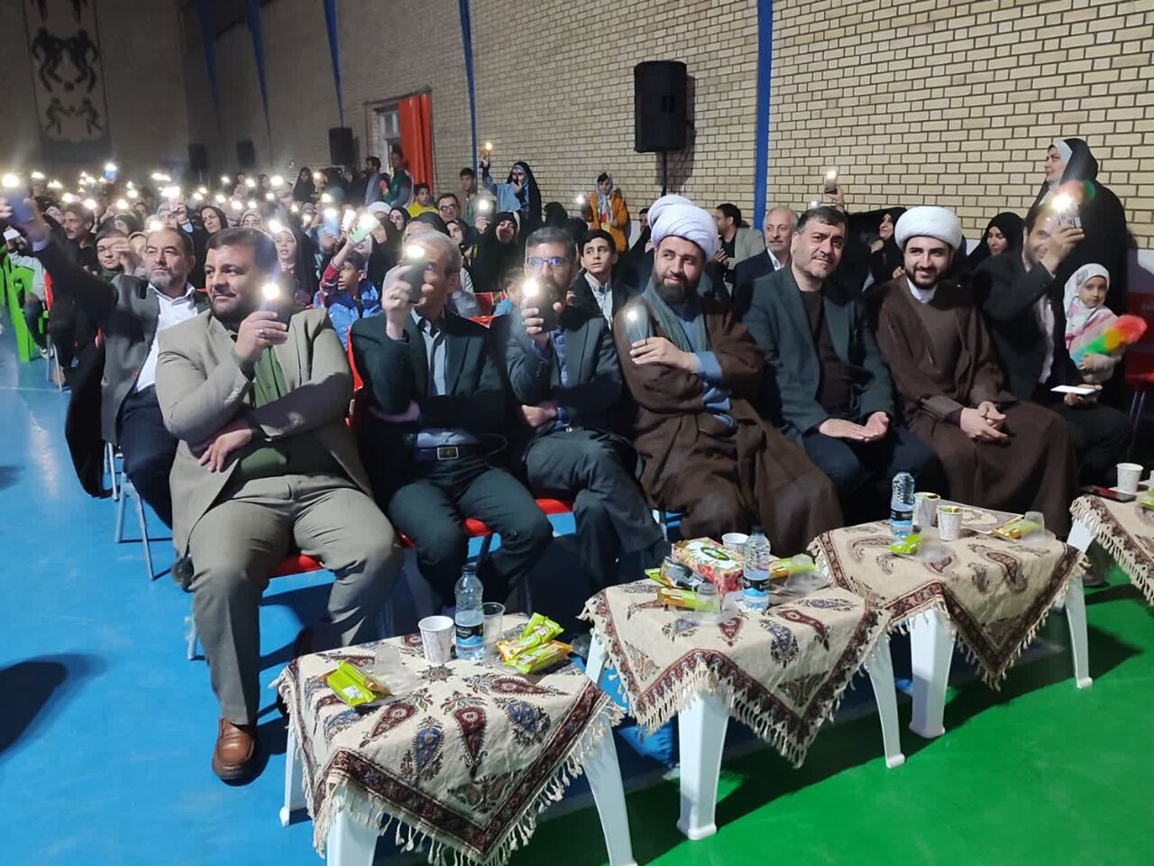 اجلاسیه نماز جامعه کار و تولید کاشان برگزار شد+تصاویر