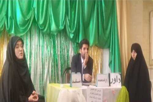 کرسی آزاداندیشی در مدرسه علمیه حضرت زینب کبری(س) هرسین برگزار شد