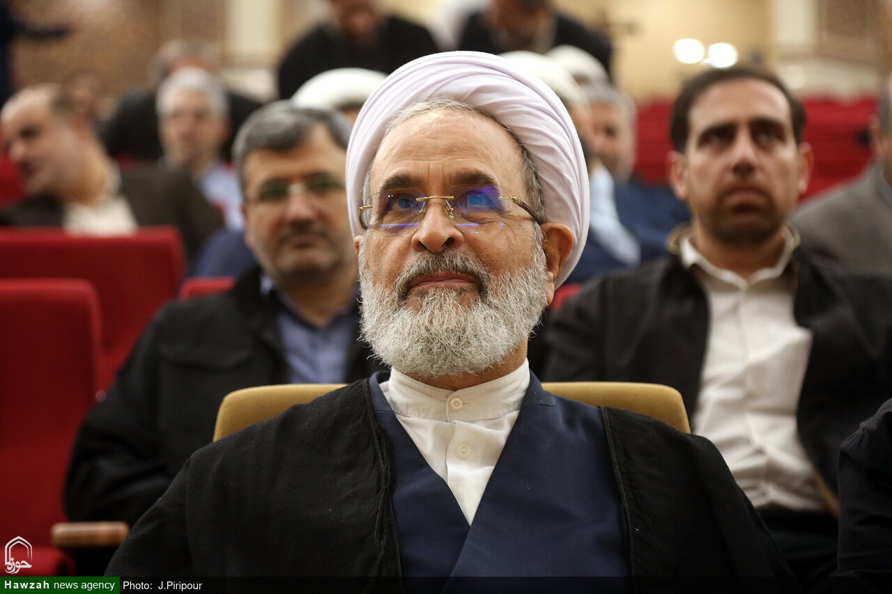 Шесть ключевых осей внедрения интеллектуальных технологий в сферу исламских наук /Учёный-преподаватель, ставший образцом научного подвижничества и научной организованности