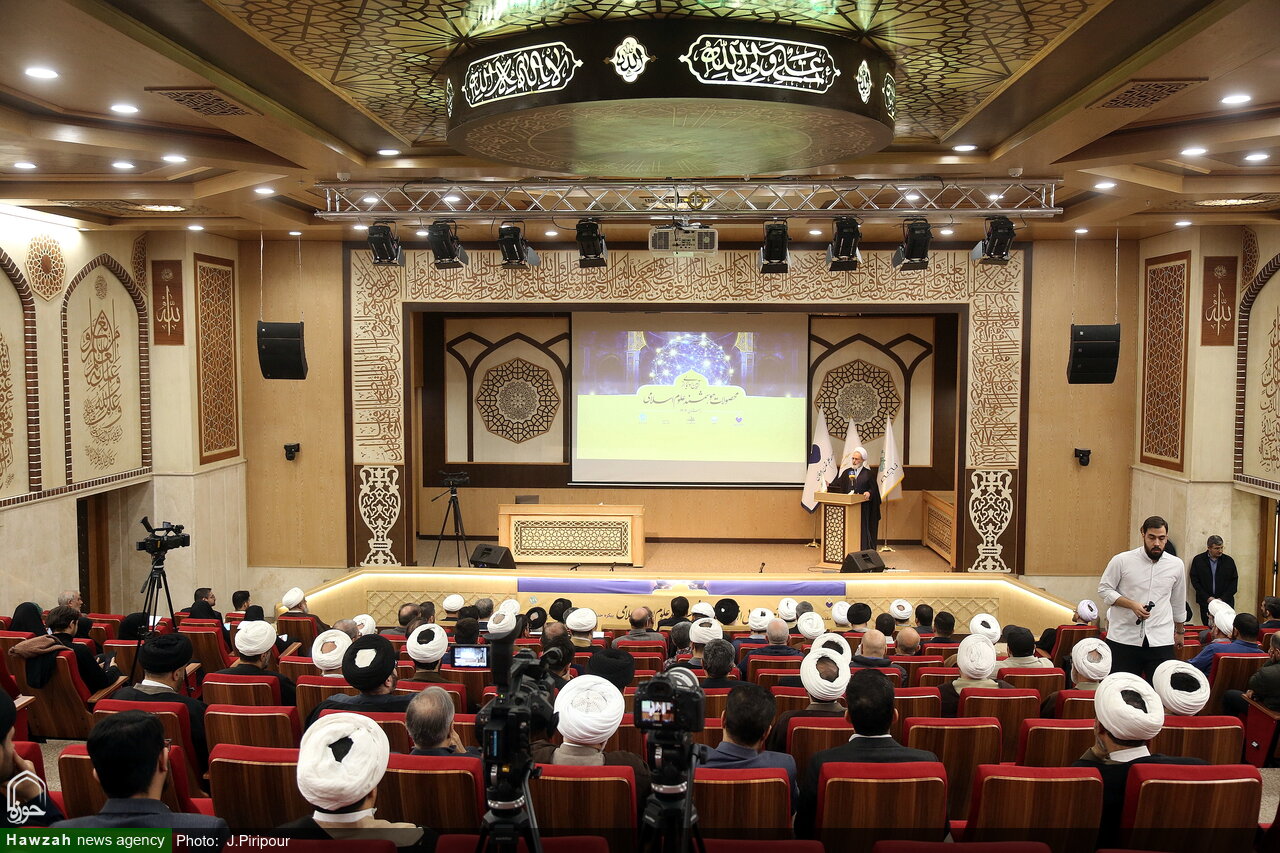 شش محور کلیدی ورود فناوریهای هوشمند به عرصه علوم اسلامی / استادی که الگوی جهاد و نظم علمی بود