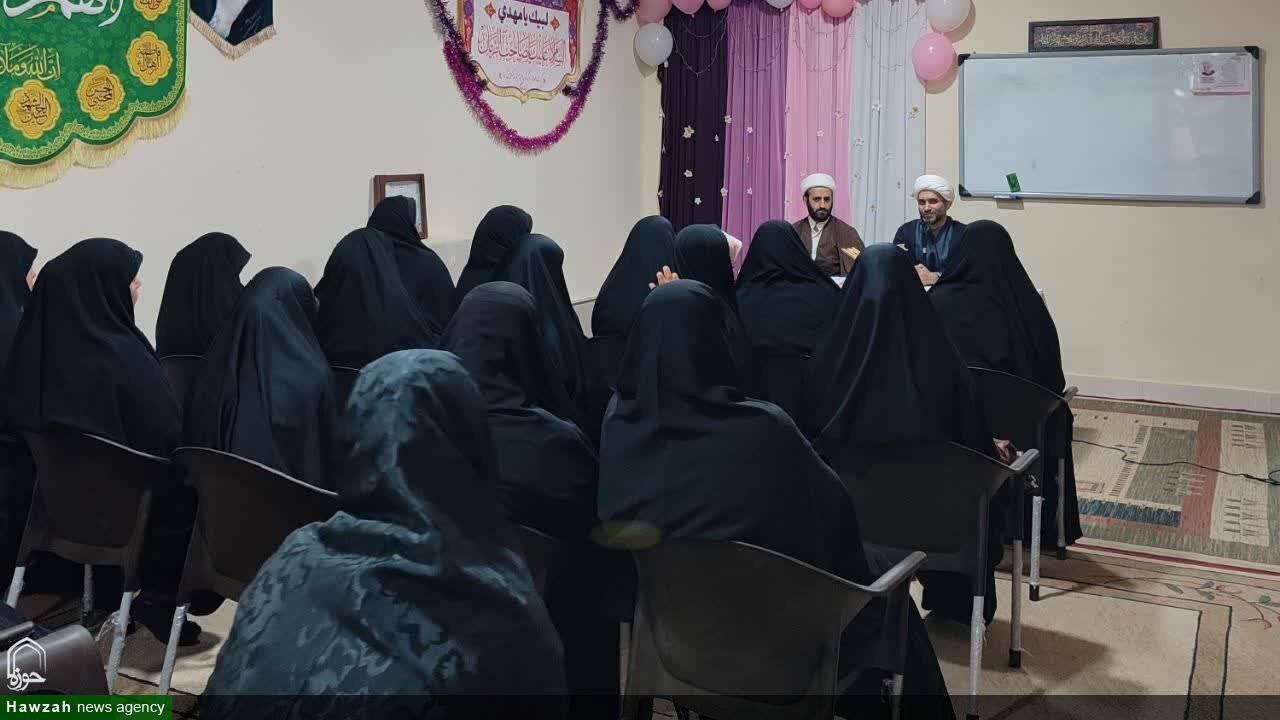 جلسه تبیین سیاسی عقیدتی در مدرسه علمیه کوثر خرمشهر + عکس