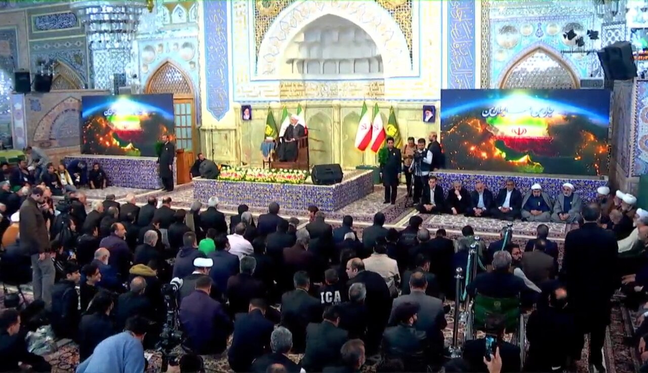 تصاویر/مراسم اربعین شهدای فتنه آمریکایی صهیونیستی در حرم مطهر رضوی