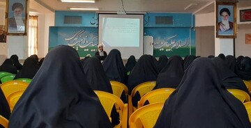 حوزه‌های علمیه برای نبرد روایت‌ها مجهز شوند