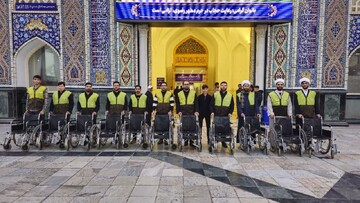 تصاویر/ حضور طلاب و اساتید مدرسه علمیه آستارا در بخش خدمت رسانی به زوار آستان قدس رضوی