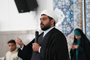 جشن باشکوه تکلیف ۲۵۰۰ دانش‌آموز دختر در ساوه+عکس