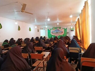 نشست اخلاقی معنوی با محوریت ماه رمضان در مدرسه علمیه ریحانة‌النبی(ص) شادگان