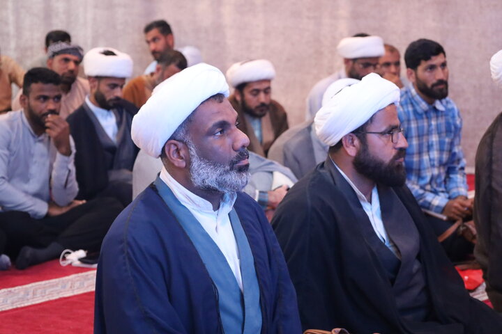 تصاویر/ دیدار معاون امور طلاب و دانش‌آموختگان حوزه های علمیه با مبلغین استان هرمزگان