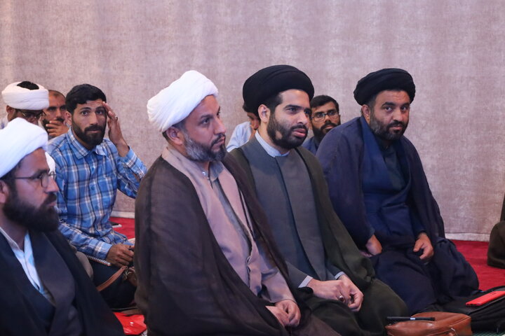 تصاویر/ دیدار معاون امور طلاب و دانش‌آموختگان حوزه های علمیه با مبلغین استان هرمزگان