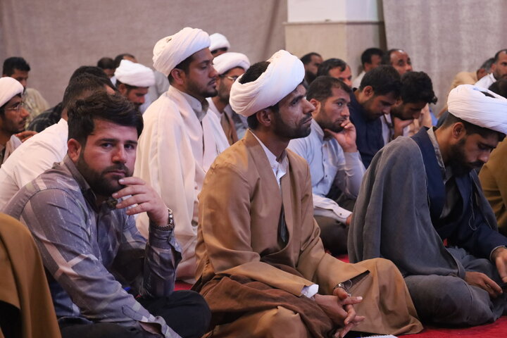 تصاویر/ دیدار معاون امور طلاب و دانش‌آموختگان حوزه های علمیه با مبلغین استان هرمزگان