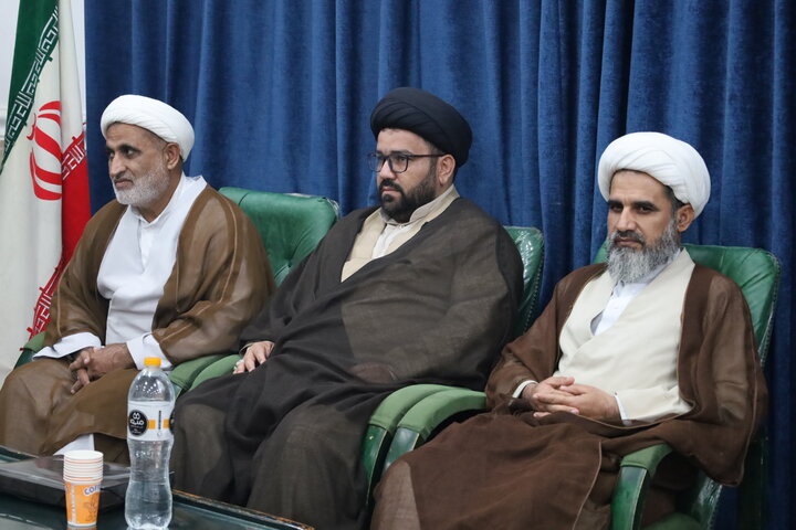 تصاویر/ دیدار معاون امور طلاب و دانش‌آموختگان حوزه های علمیه با طلاب مدرسه علمیه آل البیت (ع) بندرلنگه