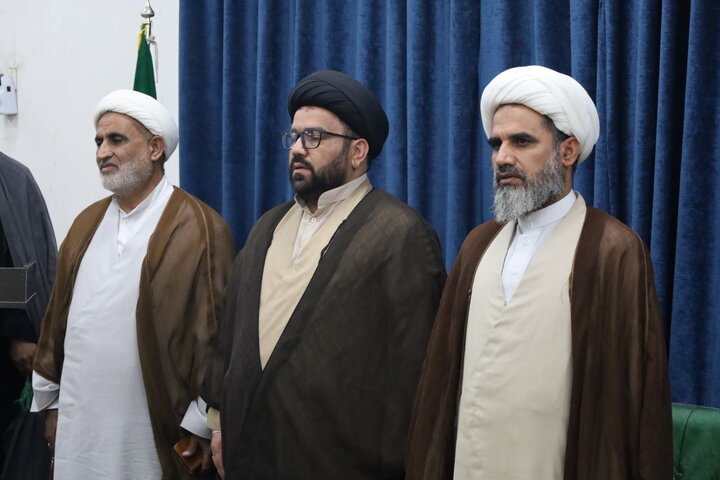 تصاویر/ دیدار معاون امور طلاب و دانش‌آموختگان حوزه های علمیه با طلاب مدرسه علمیه آل البیت (ع) بندرلنگه