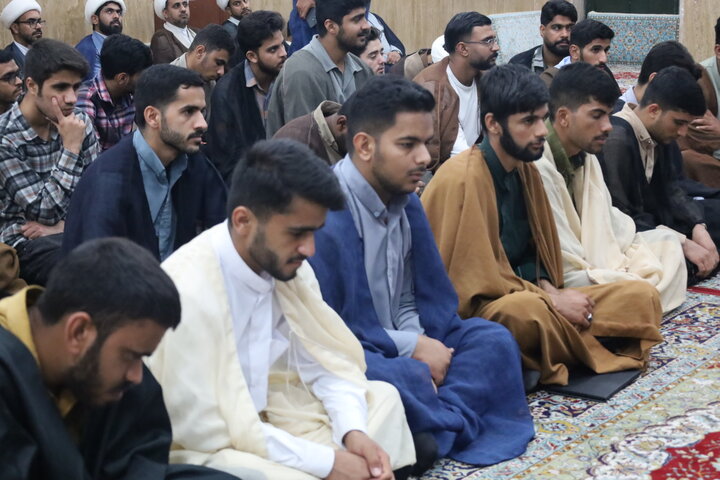 تصاویر/ دیدار معاون امور طلاب و دانش‌آموختگان حوزه های علمیه با طلاب مدرسه علمیه آل البیت (ع) بندرلنگه