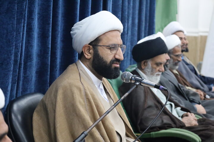 تصاویر/ دیدار معاون امور طلاب و دانش‌آموختگان حوزه های علمیه با طلاب مدرسه علمیه آل البیت (ع) بندرلنگه