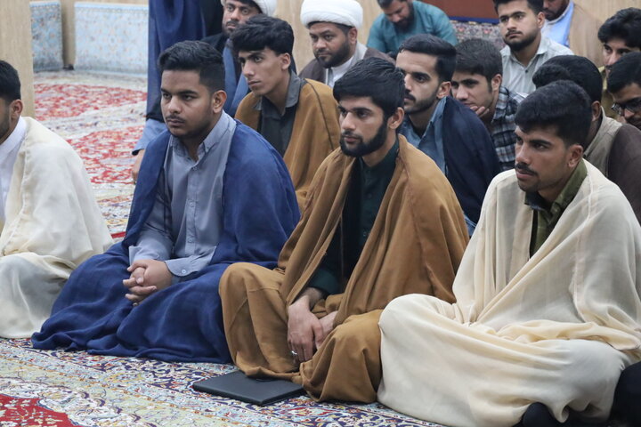 تصاویر/ دیدار معاون امور طلاب و دانش‌آموختگان حوزه های علمیه با طلاب مدرسه علمیه آل البیت (ع) بندرلنگه