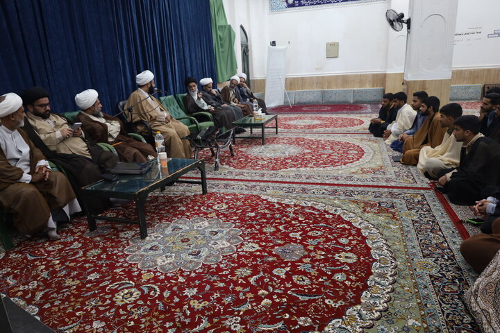 تصاویر/ دیدار معاون امور طلاب و دانش‌آموختگان حوزه های علمیه با طلاب مدرسه علمیه آل البیت (ع) بندرلنگه