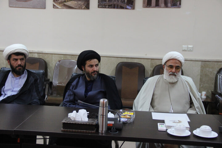 تصاویر / نشست مدیر حوزه علمیه قزوین با مدیران مدارس علمیه استان قزوین