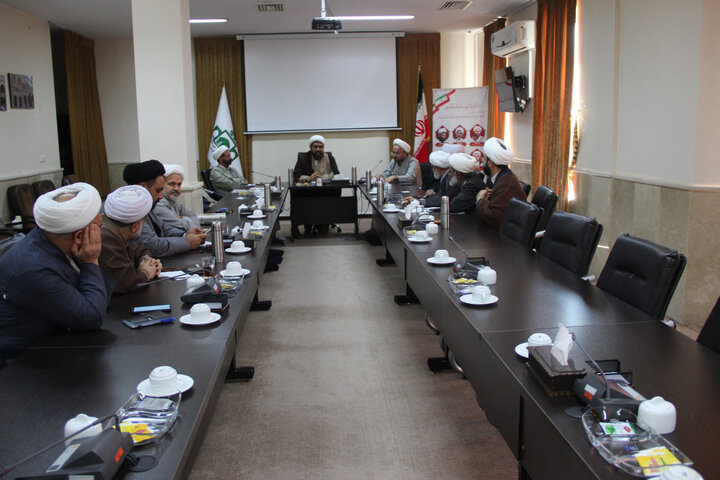 تصاویر / نشست مدیر حوزه علمیه قزوین با مدیران مدارس علمیه استان قزوین