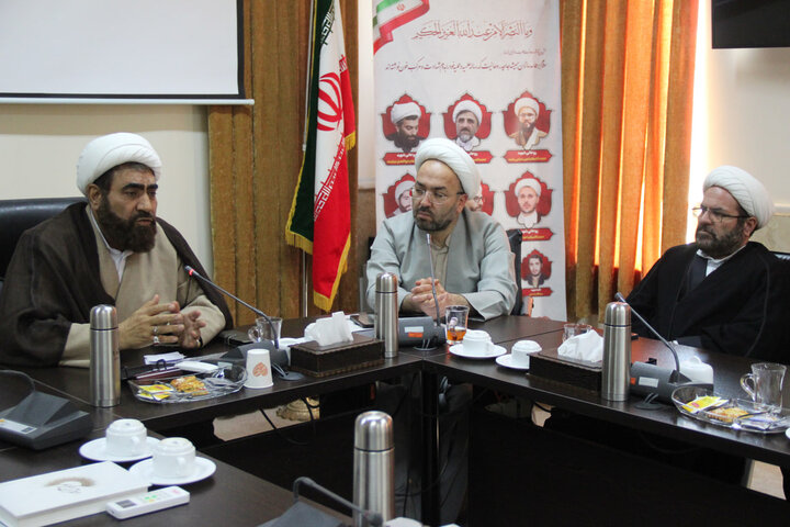 تصاویر / نشست مدیر حوزه علمیه قزوین با مدیران مدارس علمیه استان قزوین