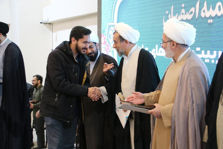 تصاویر|ختتامیه یازدهمین جشنواره ورزشی و هنری حوزه علمیه اصفهان