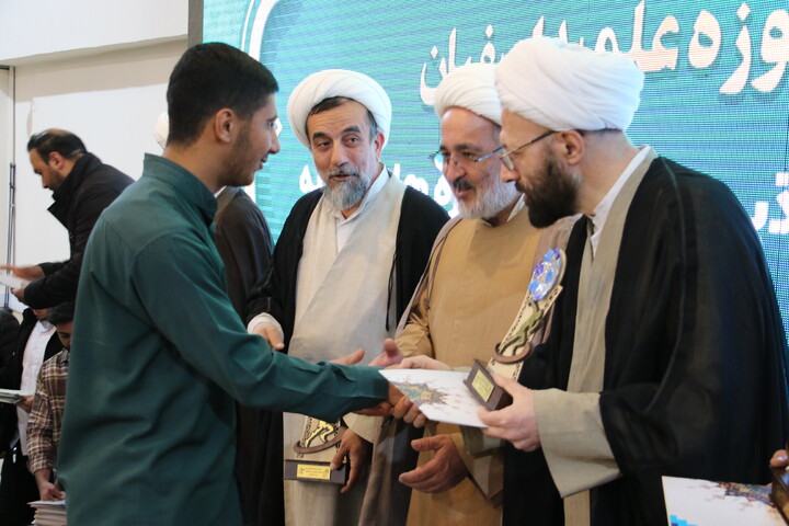 تصاویر|ختتامیه یازدهمین جشنواره ورزشی و هنری حوزه علمیه اصفهان