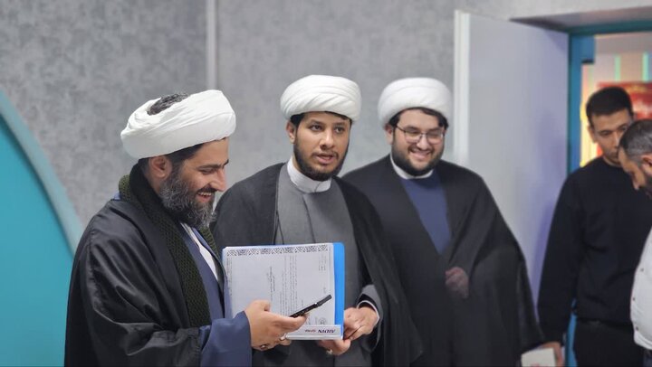 تصاویر/ برگزاری نمایشگاه تعاملی «پیام‌بر آیه‌ها باشید» به همت اداره کل راهبری زیست بوم فرهنگی تهران