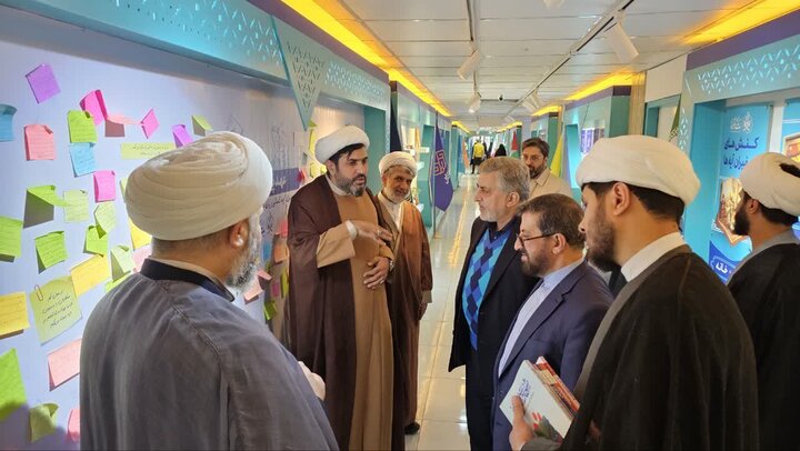 تصاویر/ برگزاری نمایشگاه تعاملی «پیام‌بر آیه‌ها باشید» به همت اداره کل راهبری زیست بوم فرهنگی تهران