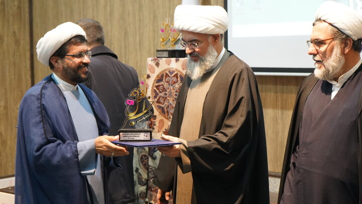 تصاویر|آیین اختتامیه چهارمین طرح خیرالعمل در فضای مجازی دفتر تبلیغات اسلامی اصفهان