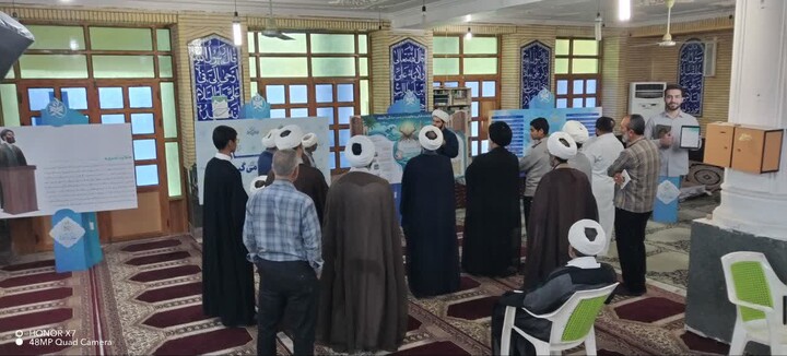 تصاویر/ برپایی نمایشگاه زندگی با آیه‌ها در دشتستان