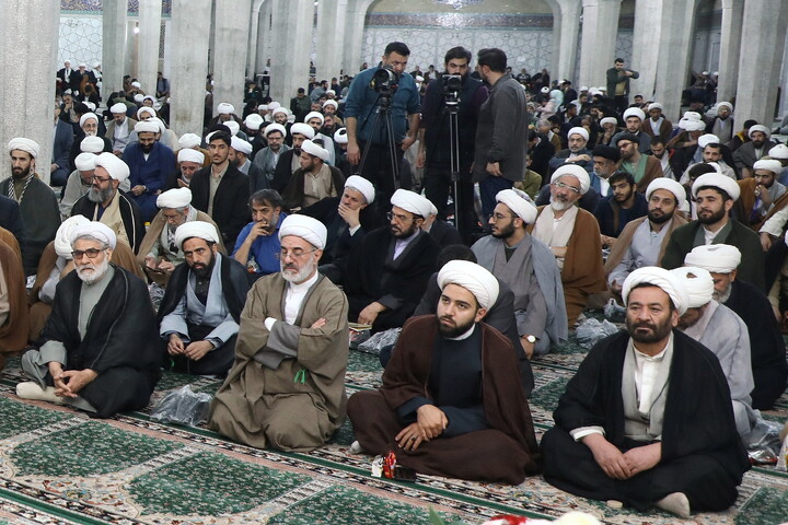 تصاویر/ نشست صمیمی مدیر حوزه‌های علمیه با اساتید، طلاب و مبلغان