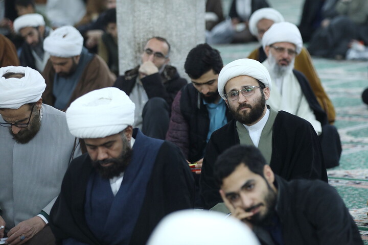 تصاویر/ نشست صمیمی مدیر حوزه‌های علمیه با اساتید، طلاب و مبلغان