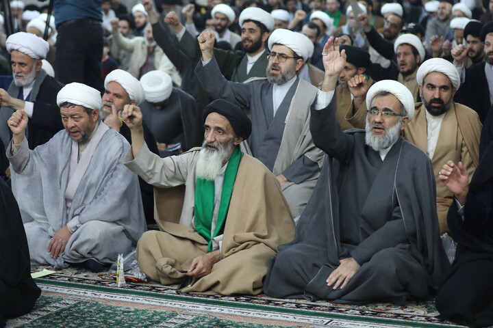 تصاویر/ نشست صمیمی مدیر حوزه‌های علمیه با اساتید، طلاب و مبلغان