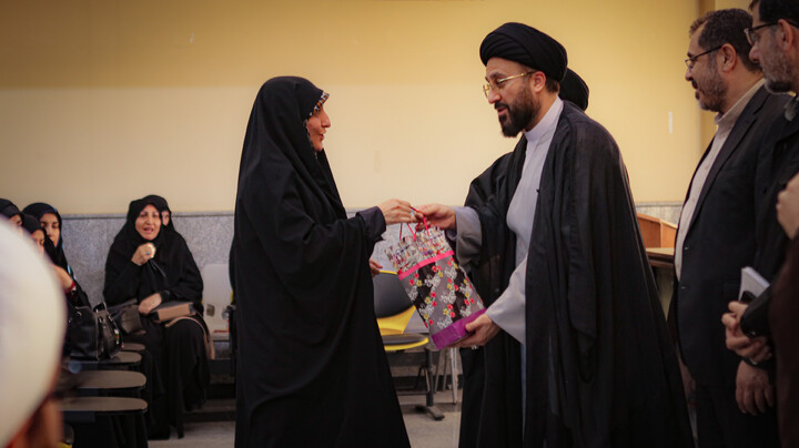 تصاویر/نشست مشترک مبلغین طرح امین با دبیر ستاد همکاری‌ها و مدیرکل آموزش‌وپرورش همدان