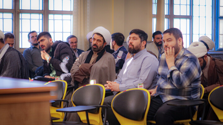 تصاویر/نشست مشترک مبلغین طرح امین با دبیر ستاد همکاری‌ها و مدیرکل آموزش‌وپرورش همدان