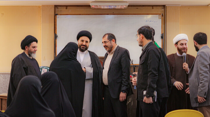 تصاویر/نشست مشترک مبلغین طرح امین با دبیر ستاد همکاری‌ها و مدیرکل آموزش‌وپرورش همدان